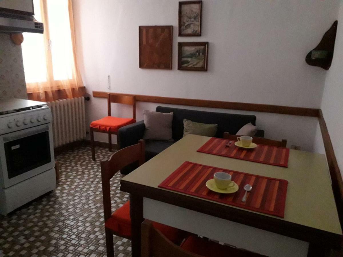 شقة ديرفيو  في Casa Teresina - Corenno Plinio Lago Di Como المظهر الخارجي الصورة